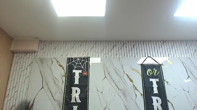 laura_rouss_tfのライブXXXチャット