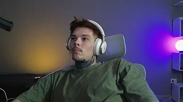 DENIS_HERE élő XXX-chatje