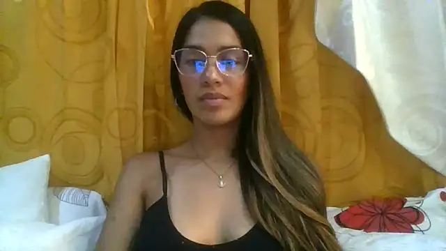 Juanabrunette7's Live XXX Chat