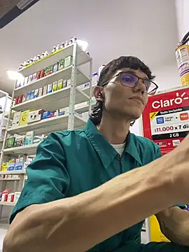 Chat +18 de MonoHotXXX ao vivo