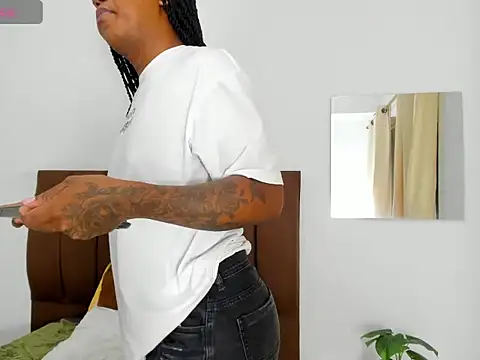 Czat XXX na żywo – Naomy_4