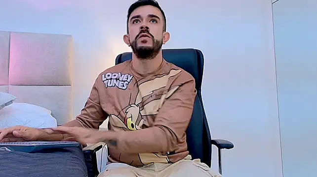 XXX chat uživo modela NicoSaint_