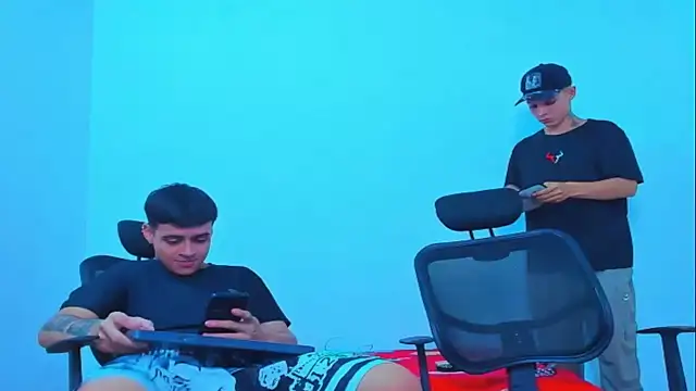 Thomas-Wil's Live XXX Chat