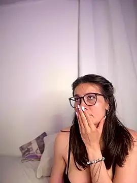 aurora_spark élő XXX-chatje