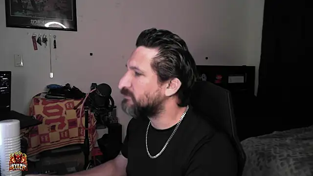 Chat +18 de DevilPup75_ ao vivo