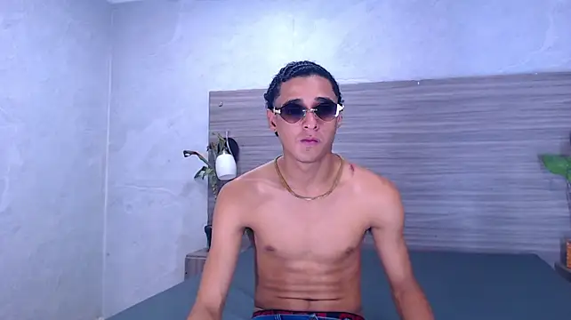 Maximo_Juli Live XXX-Chat