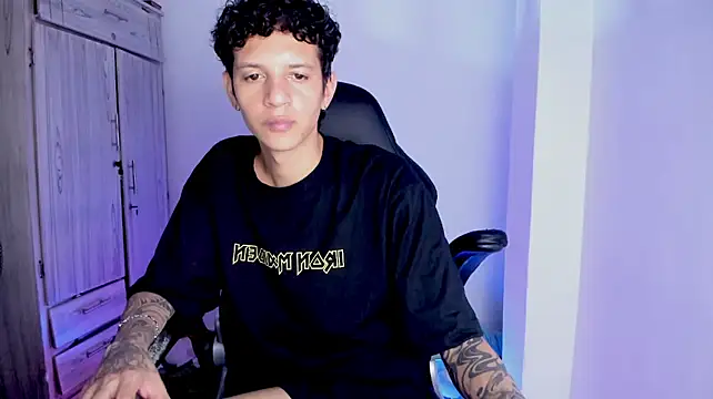 tylerrnovaのライブXXXチャット