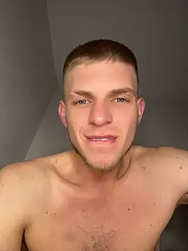 צ'אט XXX בשידור חי של VelvetKingg
