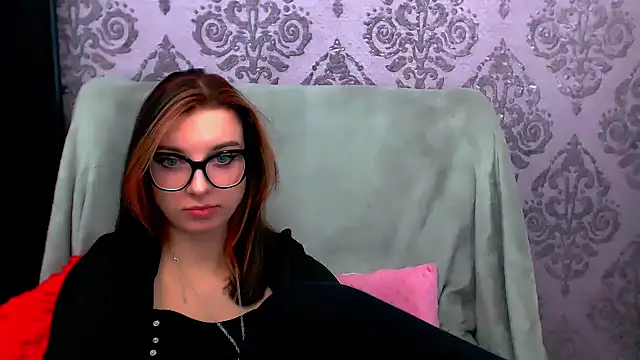 DominantLuna's Live XXX Chat