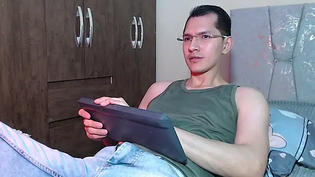 MilanDamian Chat XXX live