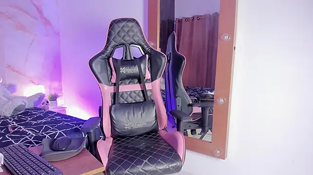 EvelynXSinclair Adlı Modelin Canlı XXX Sohbeti