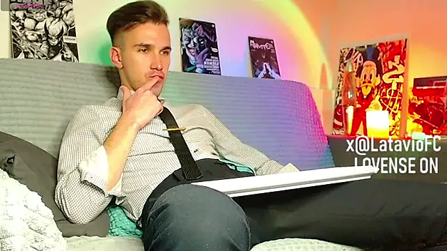 Midnighter_ Chat XXX in diretta