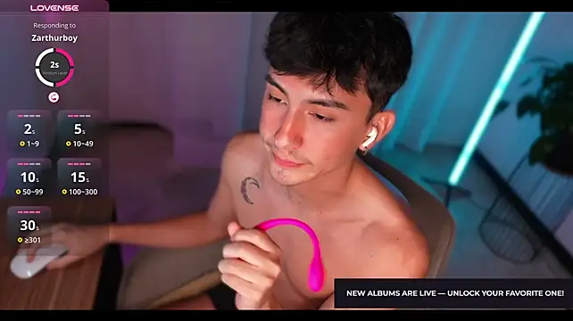 sweettaaron01 Adlı Modelin Canlı XXX Sohbeti