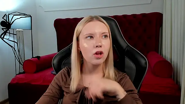NellyMars Adlı Modelin Canlı XXX Sohbeti