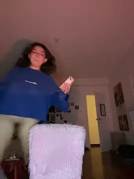 Czat XXX na żywo – LittleHannaa_