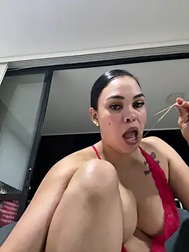 FOX_LATINA's Live XXX Chat