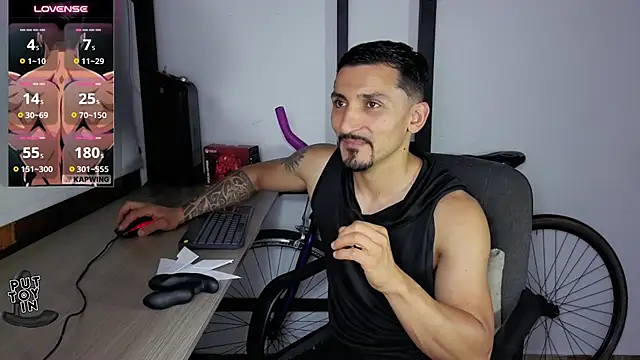 دردشة Marck_Muscle الجنسية المباشرة
