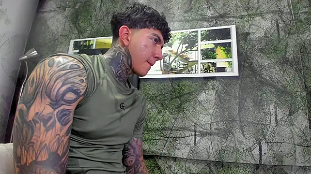 Gury_tattoo Adlı Modelin Canlı XXX Sohbeti