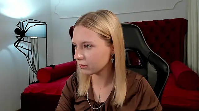 XXX chat uživo modela NellyMars