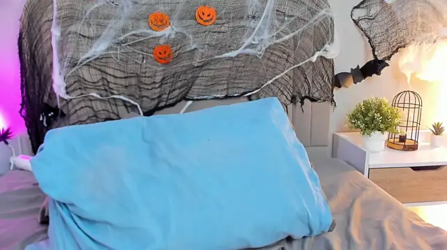 Kaylachannell élő XXX-chatje