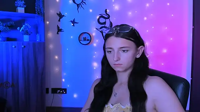 caroline_honeyy's Live XXX Chat