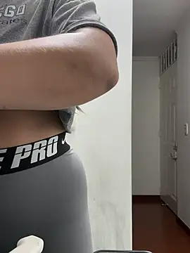 kim_monti XXX чат на живо