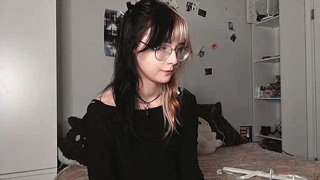 แชท XXX สดของ lilisvampiris