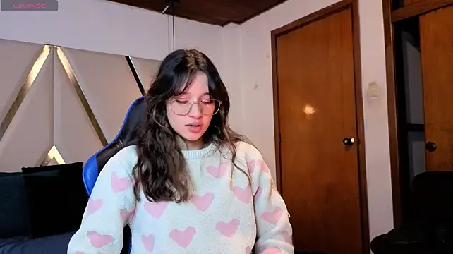 ZoeDear_ Adlı Modelin Canlı XXX Sohbeti
