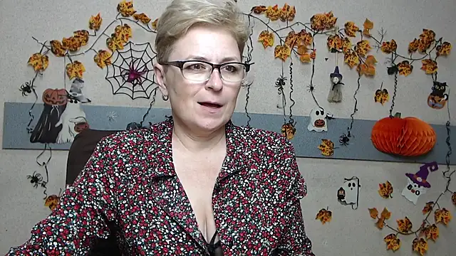 EmiliaGree live XXX chat