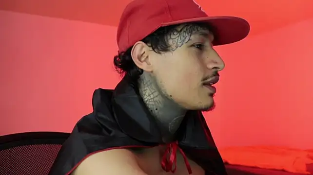 trieone live XXX chat