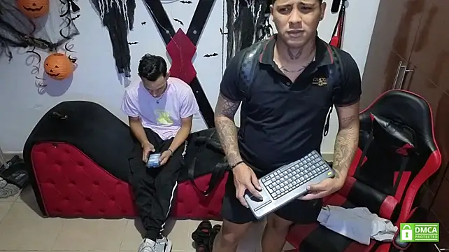 EliteBoysLive Adlı Modelin Canlı XXX Sohbeti