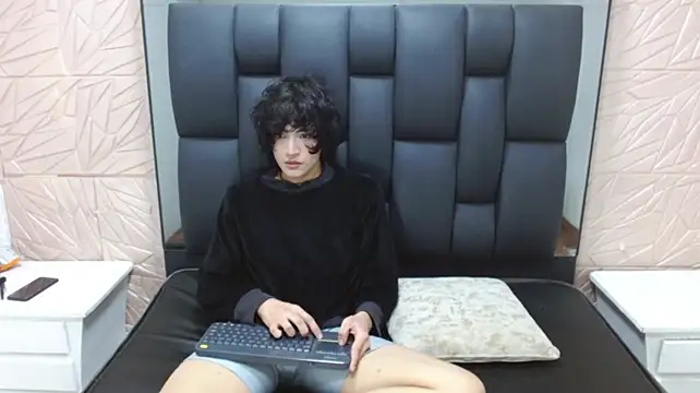 Ultravampire's Live XXX Chat