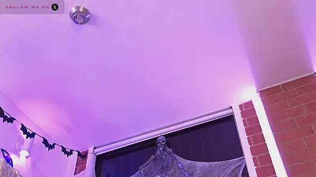 צ'אט XXX בשידור חי של mandi4pole_