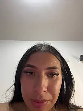 yul-novan Live XXX chat