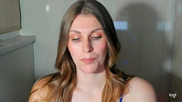 JuliaMuuun Adlı Modelin Canlı XXX Sohbeti