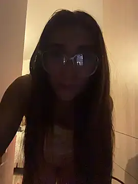 Melody_Martinez9 Adlı Modelin Canlı XXX Sohbeti