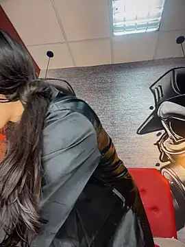 HappyKittyXXX Chat XXX in diretta