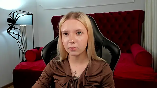 XXX chat uživo modela NellyMars