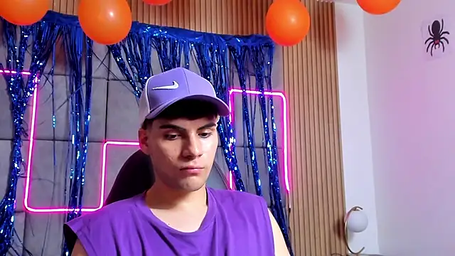 Show modela JhonyRiver na web-kameri