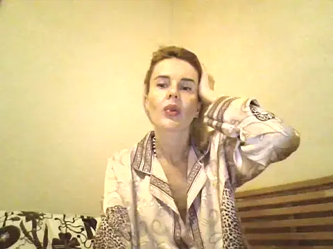 Nirayaa Chat XXX in diretta