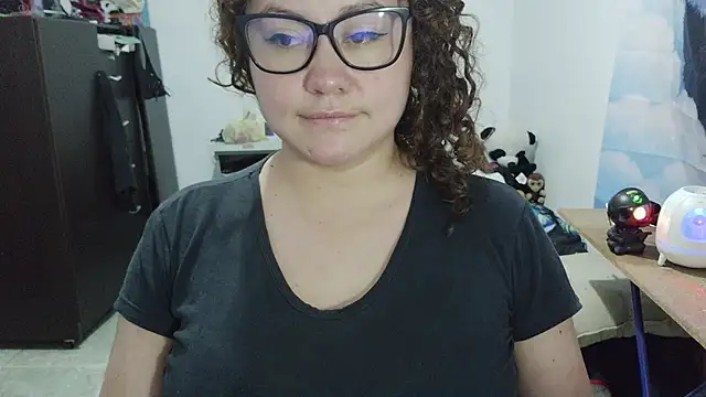 צ'אט XXX בשידור חי של curly_greeneyed