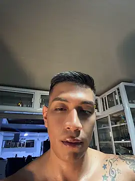 OliverWest04's Live XXX Chat