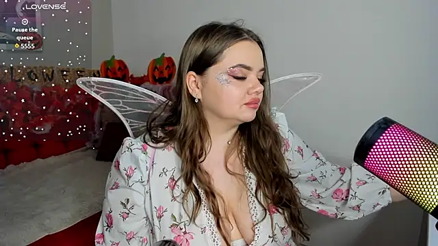 MonikaCharming Chat XXX in diretta