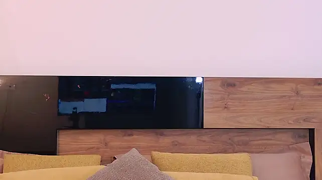 ArianaNovax Adlı Modelin Canlı XXX Sohbeti