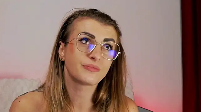 Tracyix Adlı Modelin Canlı XXX Sohbeti