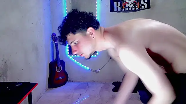 Atom_Hot live XXX chat