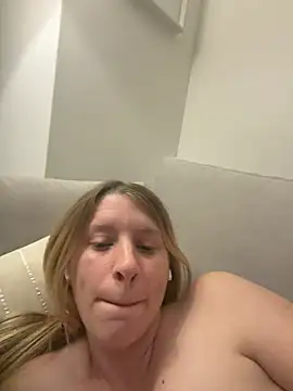 MichoneXxXokn Live XXX chat