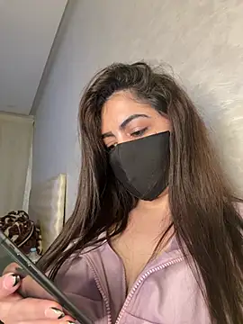 Hot-Queen-sarah Adlı Modelin Canlı XXX Sohbeti