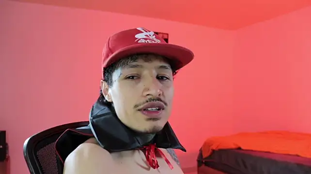 Онлайн чат XXX trieone