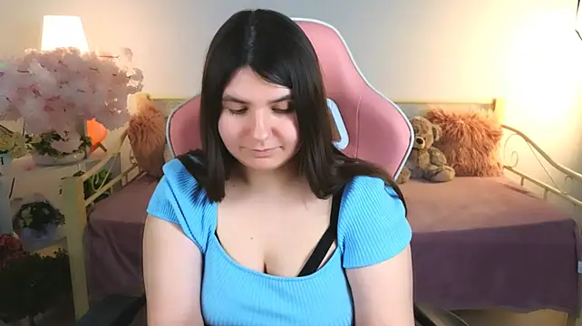 XXX chat uživo modela Viola__Shy